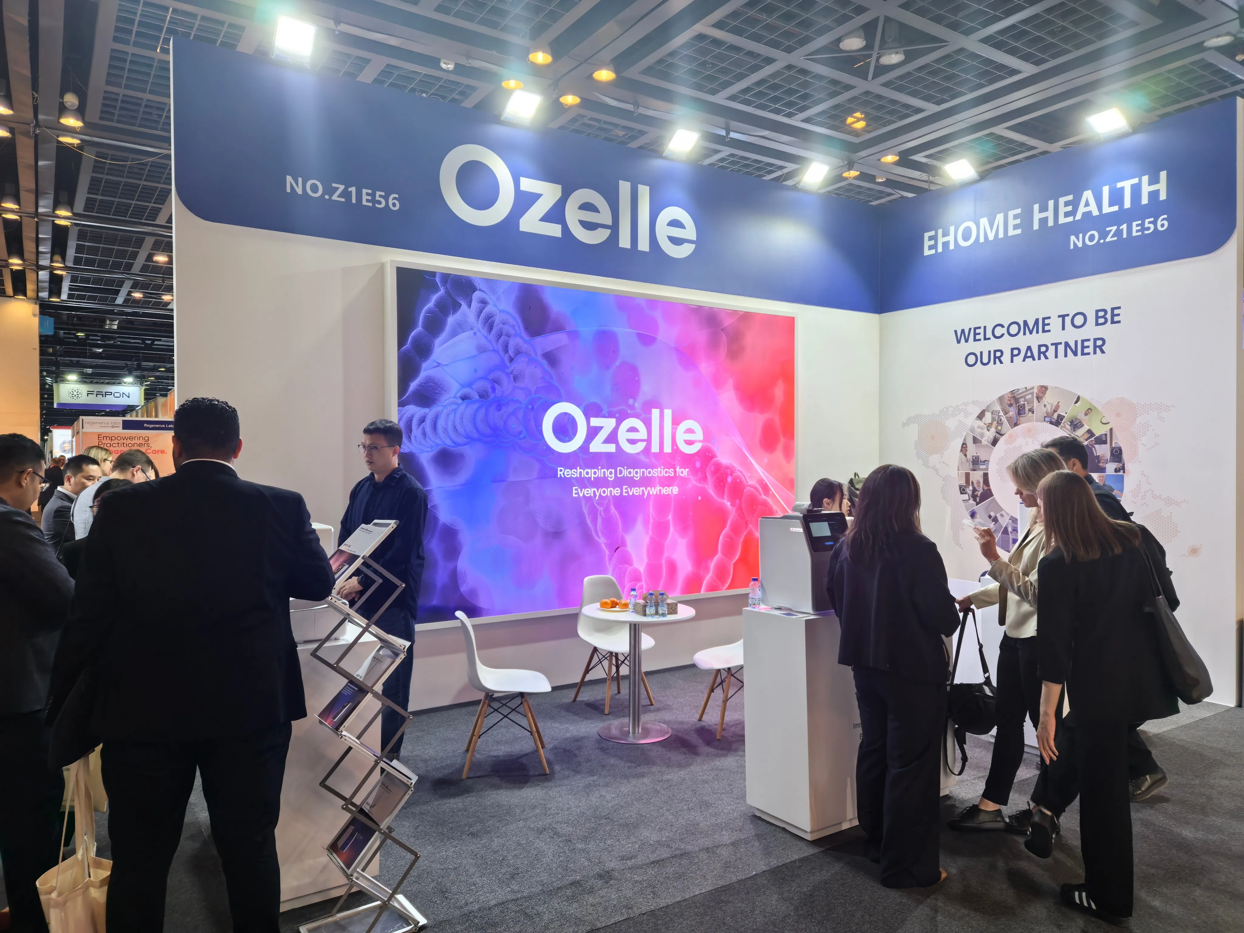 Озель сияет на Medlab Middle East 2025, демонстрируя передовые растворы POCT с AI с POCT